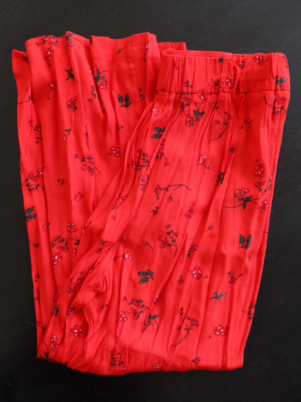 Wilfred Red Floral Capris